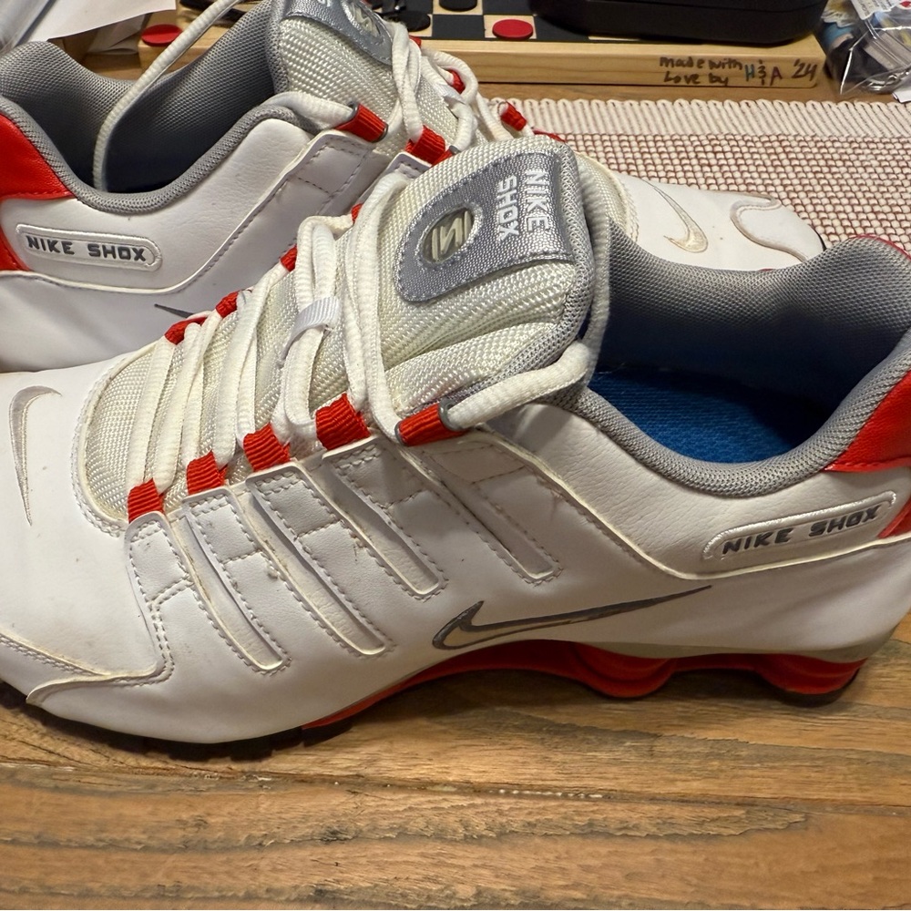 Nike Men's White and Red original Shox Sneakers - Picture 2 of 4